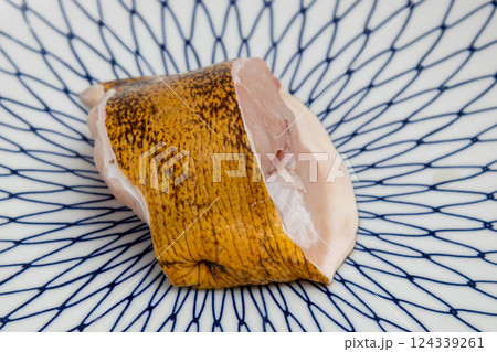 うつぼの切り身の素材写真 124339261