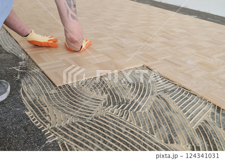 Laying oak vintage pattern parquet 124341031