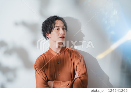 爽やかな男性ポートレート 爽やかな男性ポートレート 124341263