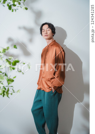 爽やかな男性ポートレート 124341285