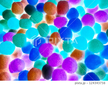 ネオンカラーのフェルト素材が並ぶ背景画像 124343738