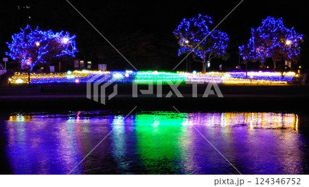 紫川の水面に映るイルミネーション 124346752
