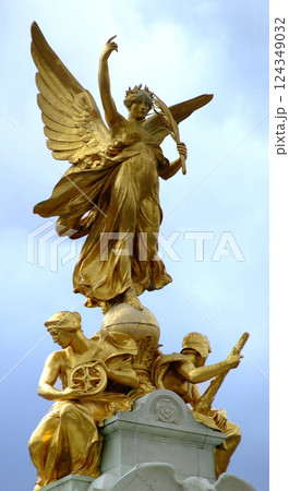 Gold monument 124349032