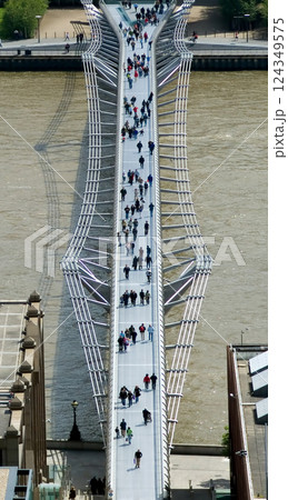 Millennium bridge 124349575