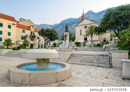 Makarska town, popular tourist seaside resort on the Adriatic sea coastline of Croatia 124351036