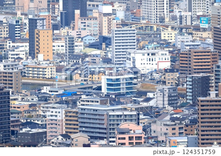 広島市の街並み（黄金山頂上からの風景） 124351759