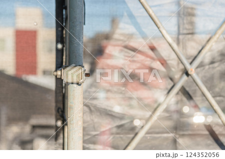 【マンション大規模修繕工事　足場のクランプ】 124352056