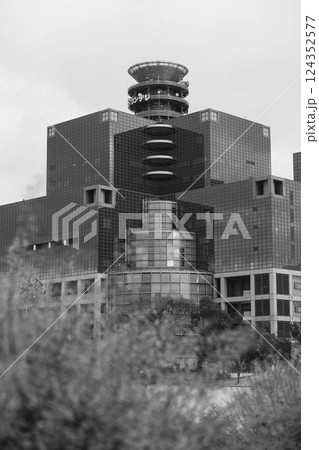 [扇町公園]関西テレビの社屋 124352577