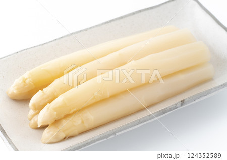 ホワイトアスパラガスの水煮のクローズアップ 124352589