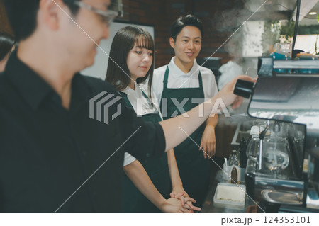 coffee shop coffee shop 124353101