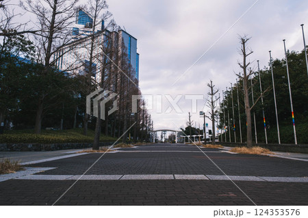 [大阪南港]みなとエリアの風景 124353576