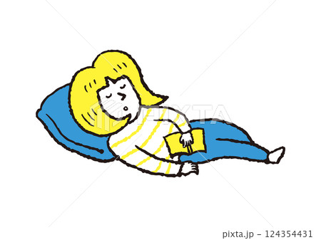 読書中居眠りする女性 読書中居眠りする女性 124354431