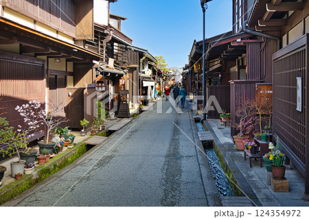 岐阜県　高山市　上三之町　古い街並保存区域 124354972