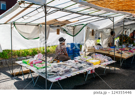 岐阜県 高山市 高山陣屋前 陣屋前朝市 岐阜県 高山市 高山陣屋前 陣屋前朝市 124355446