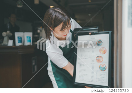 coffee shop 124355720