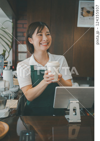 coffee shop 124355937