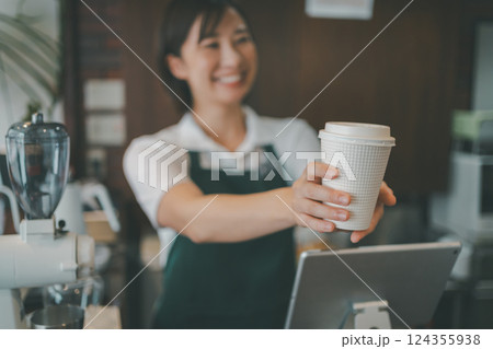 coffee shop 124355938