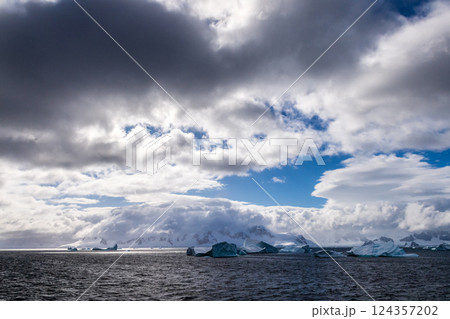 Icebergs near Graham passage 124357202