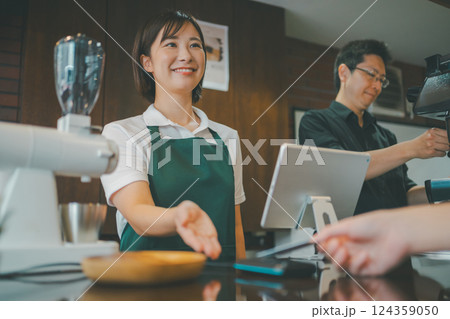 coffee shop coffee shop 124359050