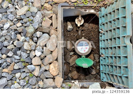 水道設備 水道メーター 量水器ボックス 124359136