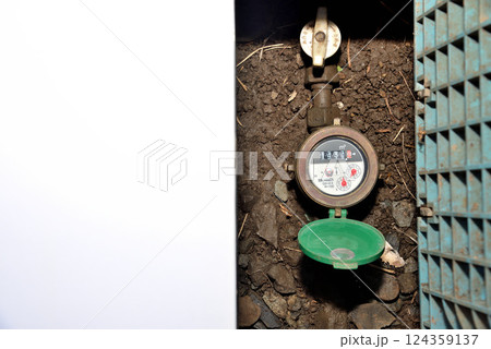 水道設備 水道メーター 量水器ボックス 124359137