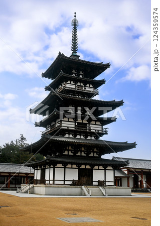 奈良・西ノ京 薬師寺 東塔 奈良・西ノ京 薬師寺 東塔 124359574
