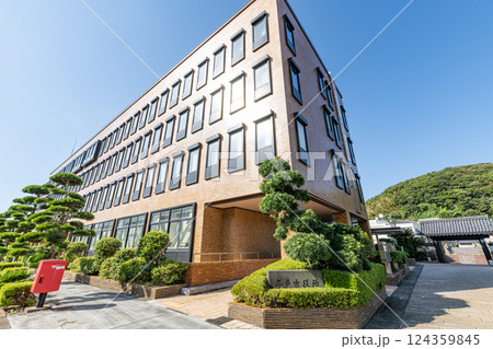 長崎県平戸市　平戸市役所 124359845