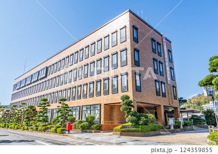 長崎県平戸市　平戸市役所 124359855