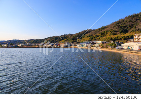 船上から見た宮津市の風景 124360130