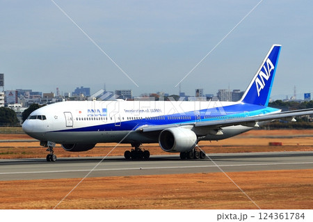 大阪国際空港 ANA 飛行機 離陸態勢 スカイパーク 大阪国際空港 ANA 飛行機 離陸態勢 スカイパーク 124361784