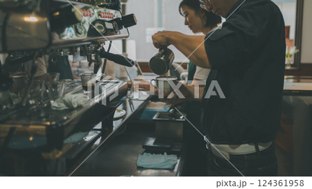 coffee shop 124361958