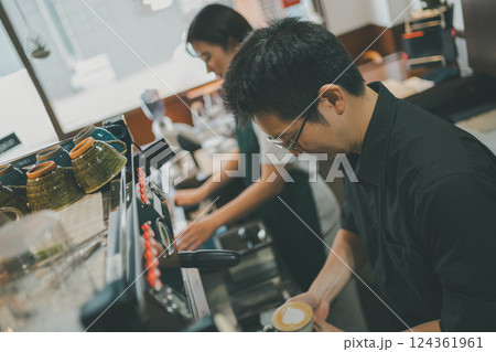 coffee shop coffee shop 124361961