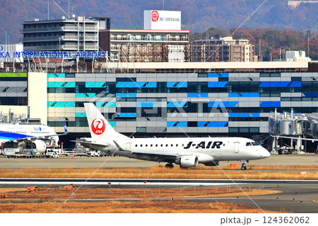 大阪国際空港　JAL　飛行機　離陸　スカイパーク 124362062