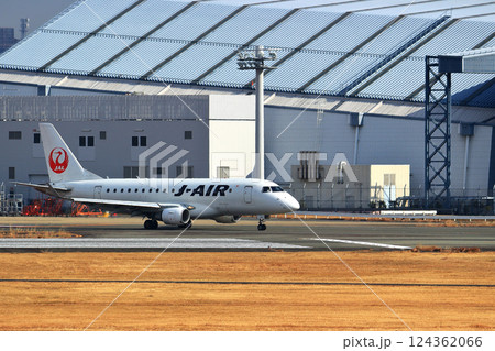大阪国際空港　JAL　飛行機　離陸　スカイパーク 124362066
