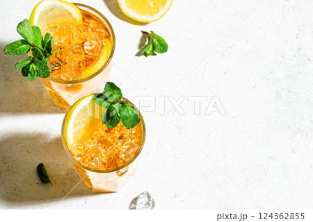 Iced tea with lemon and mint 124362855