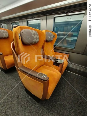 超豪華特急の快適な【プレミアムシート】で日光・鬼怒川へ… 東武鉄道・新特急『スペーシアX』N100系 超豪華特急の快適な【プレミアムシート】で日光・鬼怒川へ… 東武鉄道・新特急『スペーシアX』N100系 124365878