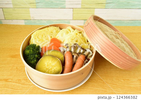 セイロで蒸し野菜 124366382