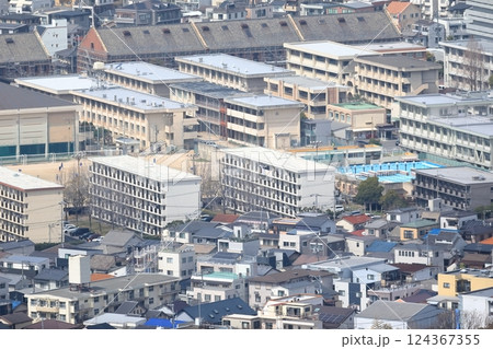広島市の街並み(黄金山頂上からの風景) 広島市の街並み(黄金山頂上からの風景) 124367355