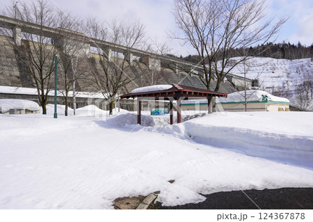 小平ダム公園から見る小平ダム（重力式コンクリートダム 124367878