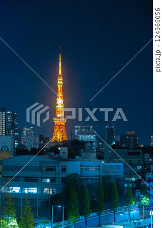 TOKYO, JAPAN - Nov 8, 2024: Tokyo tower seen from at Roppongi Hills TOKYO, JAPAN - Nov 8, 2024: Tokyo tower seen from at Roppongi Hills 124369056
