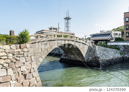 長崎県平戸市　重要有形文化財の幸橋 124370390