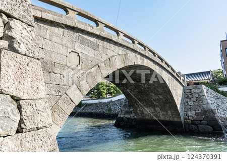 長崎県平戸市　重要有形文化財の幸橋 124370391