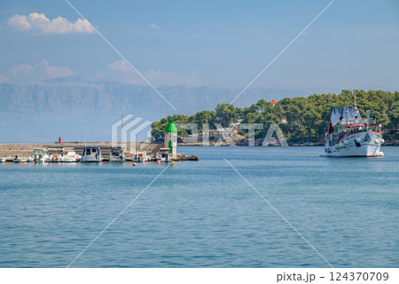 Port in Jelsa old town on the Adriatic island of Hvar in the county of Split-Dalmatia in Croatia 124370709
