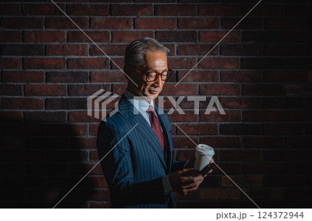 成功者の裏側 124372944