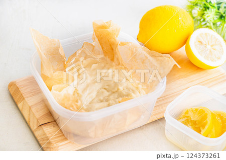 レモンヨーグルト蒸しパン作り 124373261