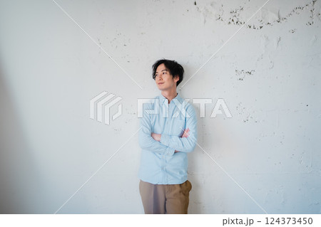 若い男性 ポートレート 若い男性 ポートレート 124373450
