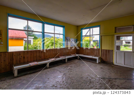 JR北海道 室蘭本線にある無人駅、静狩駅 124373843