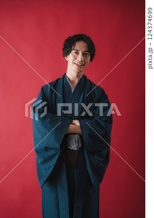 自信と笑顔 – 和装で魅せるポートレート 124374699