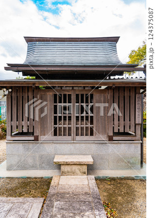 京都伏見区横大路天王後　田中神社　境内社　北向虫八幡宮（虫の神様）夜泣き、疳の虫封じの神様 124375087
