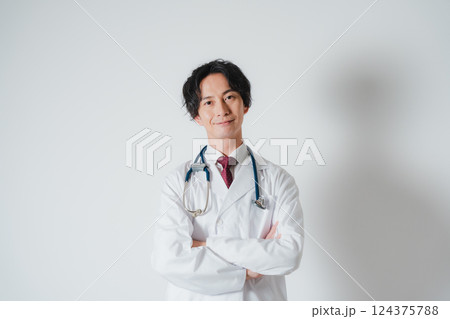 信頼と安心を届ける医師 124375788